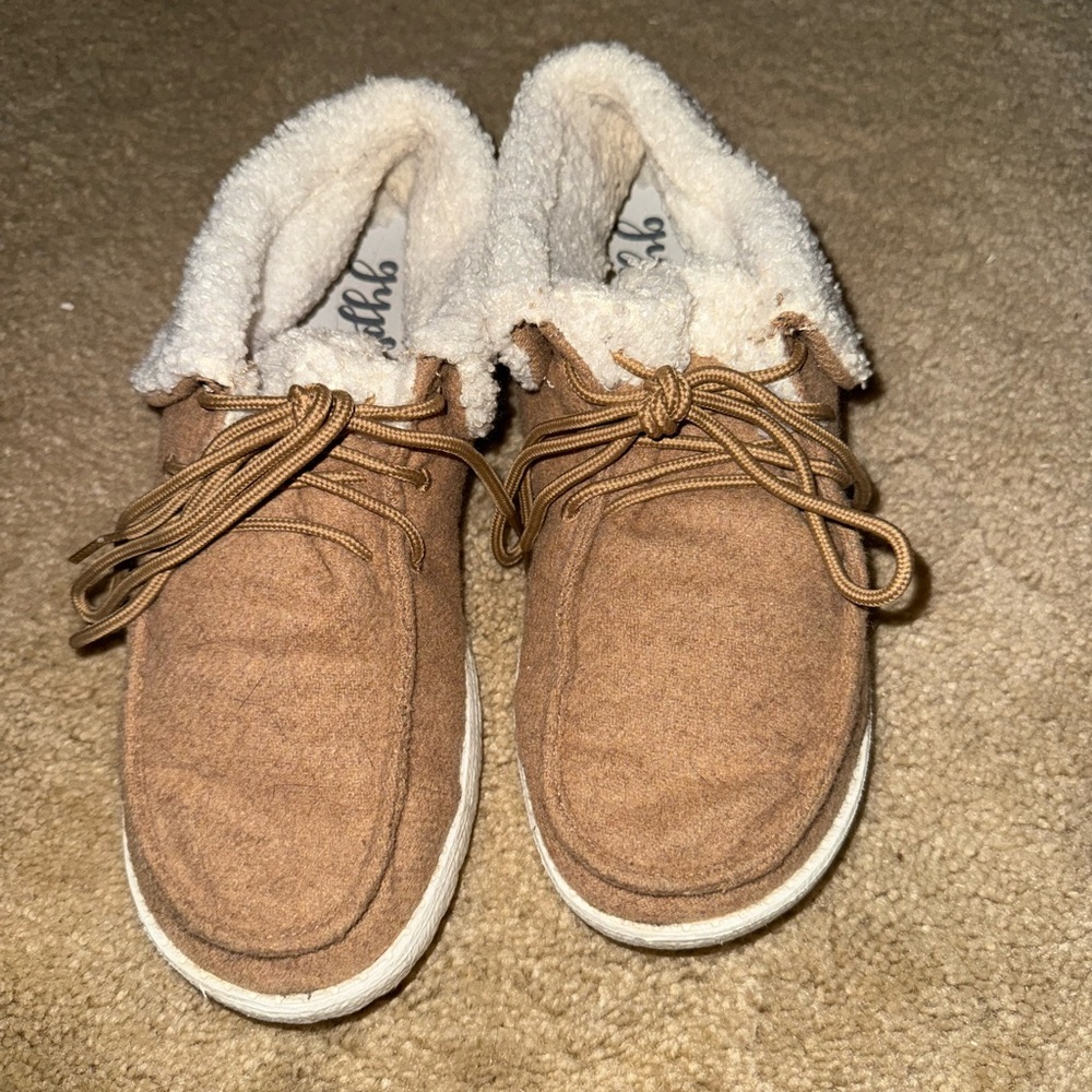 Gypsy Jazz Cozy Brown Fleece-Lined Shoes